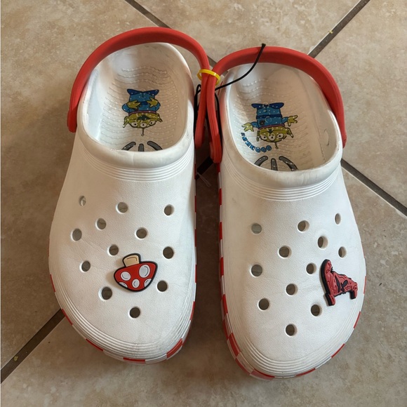 CROCS Shoes - Pizza Planet Crocs Men's Size 5, Woman's 7